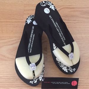 Black Bling Wedge flip flop size MEDIUM (81/2 -9B)